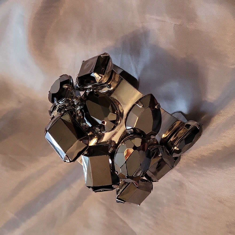 Gem Detailed Statement Bracelet Euc - image 2